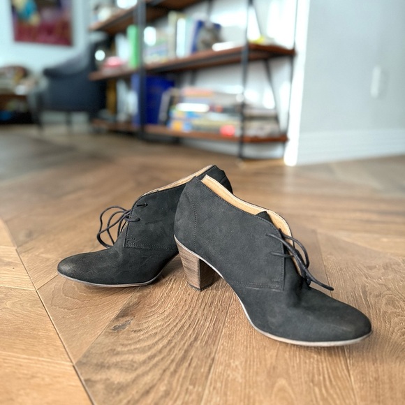 Witchy Black Lace-Up Heels / Booties - Picture 6 of 10